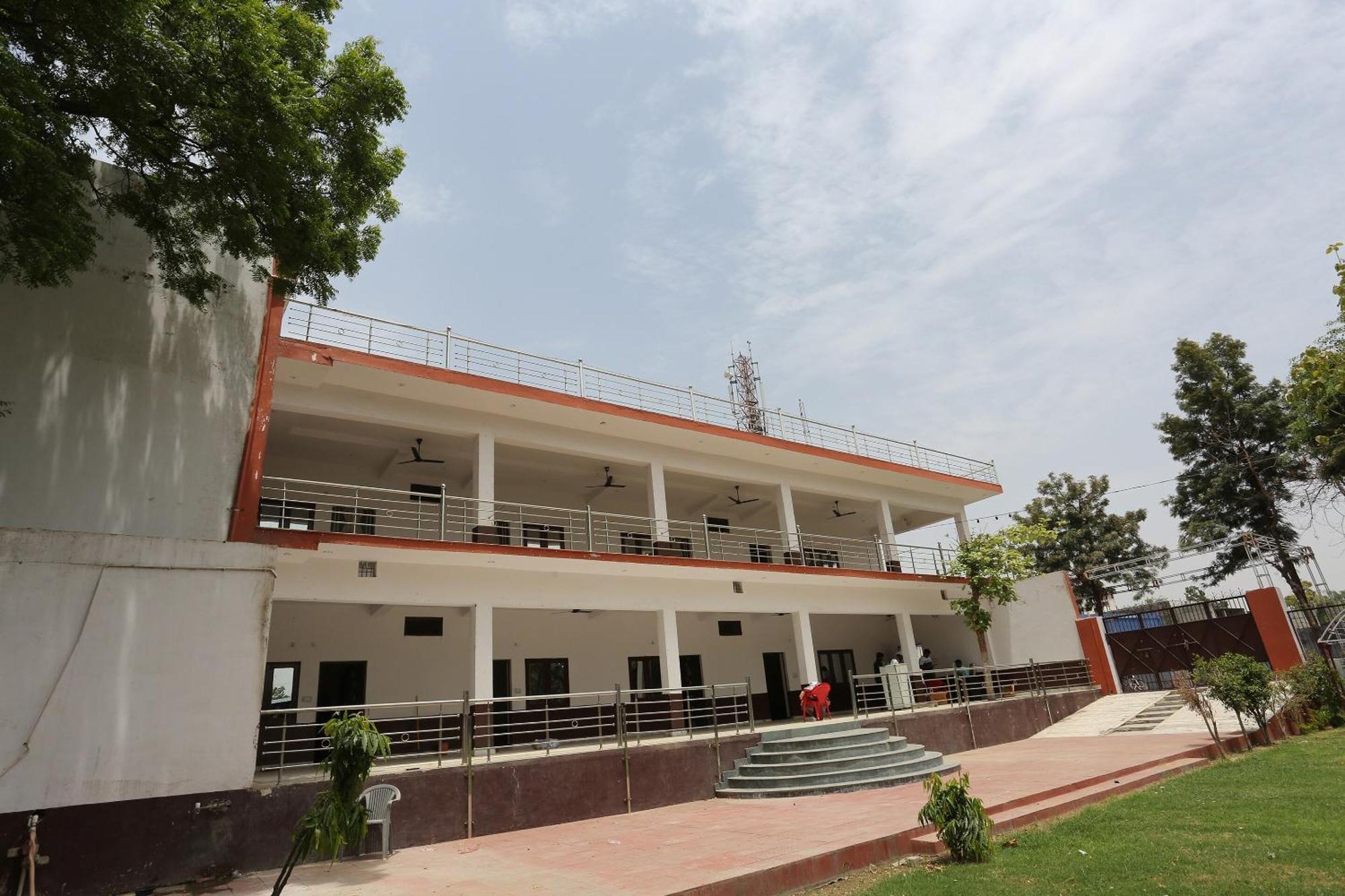 Spot On Angel Garden Hotel Aligarh Bagian luar foto